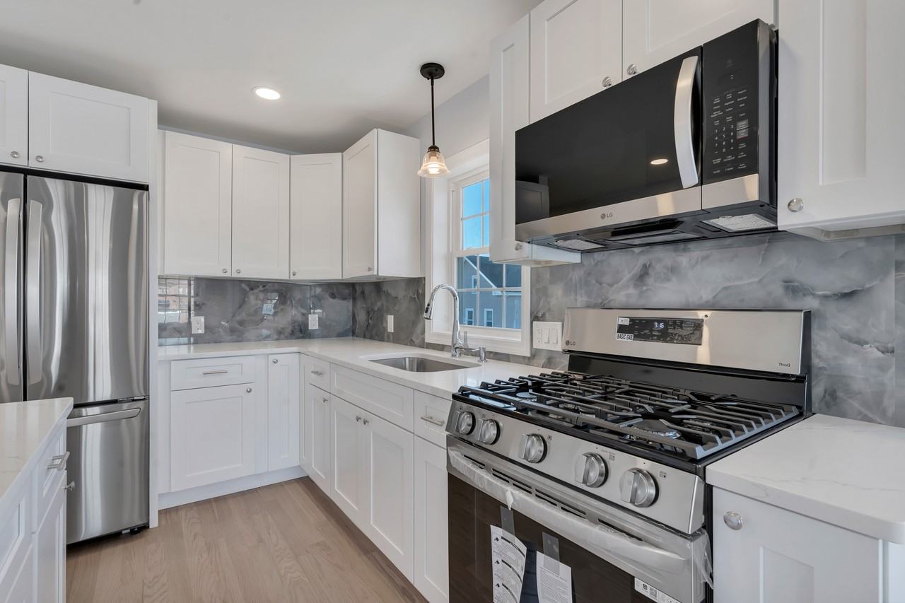 8 Anthony Ave #1 - Photo 3 of 8