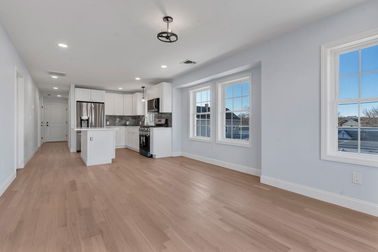 8 Anthony Ave #1 - Photo 4 of 8