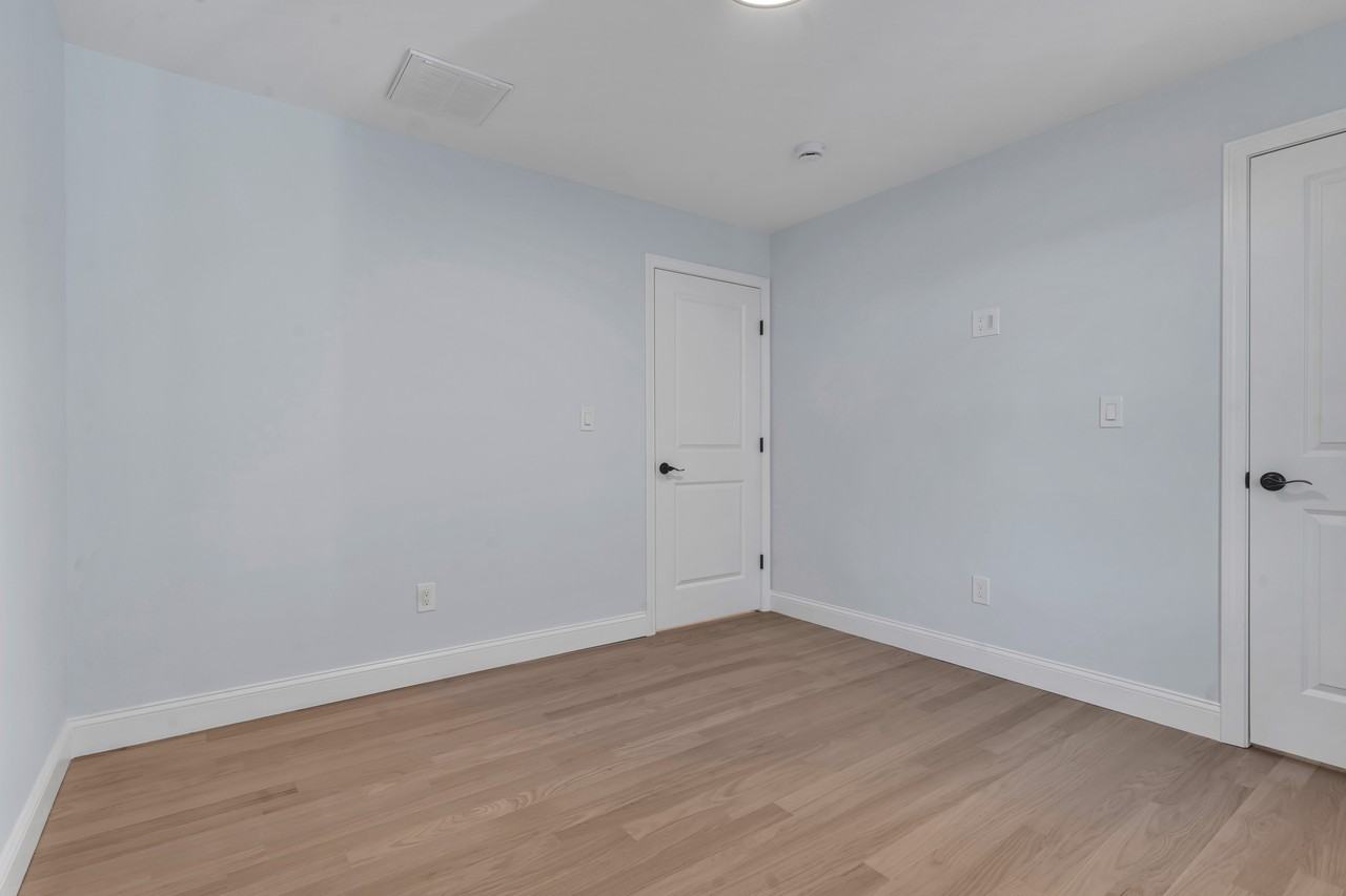 8 Anthony Ave #1 - Photo 5 of 8