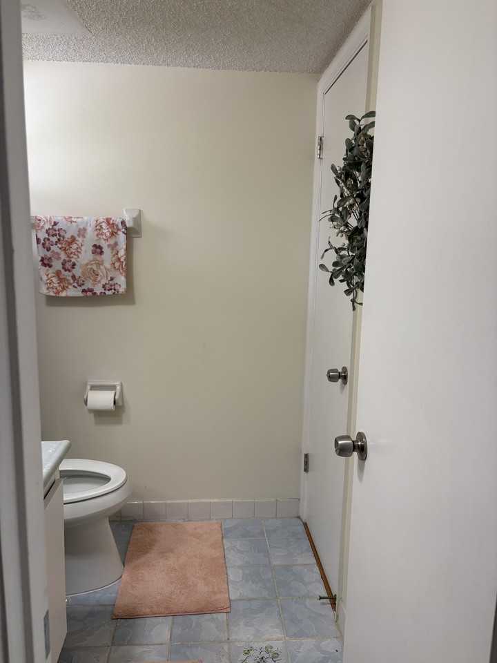9340 Lagoon Pl #202