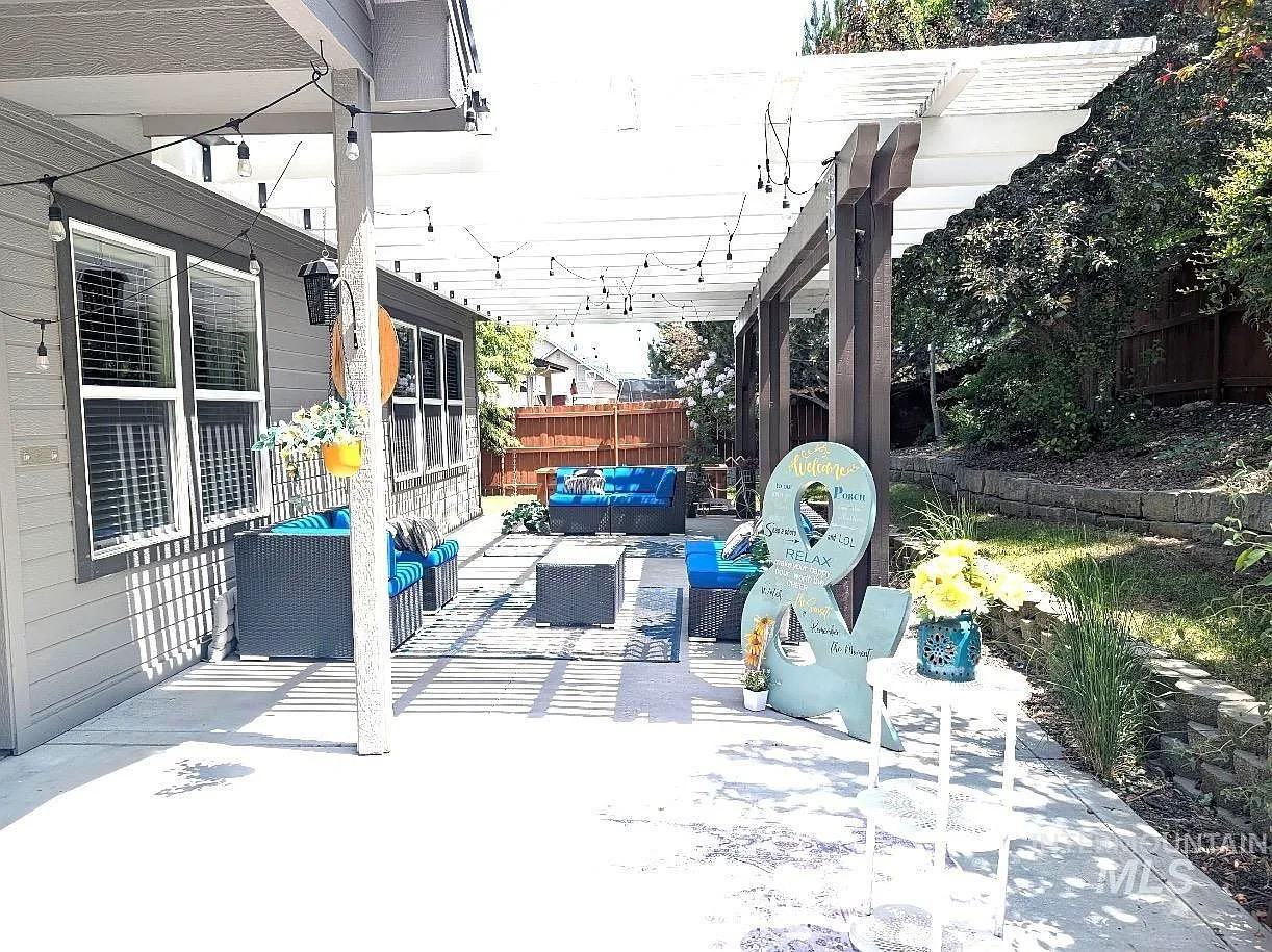 12805 W Berghan St #NA - Photo 2 of 22