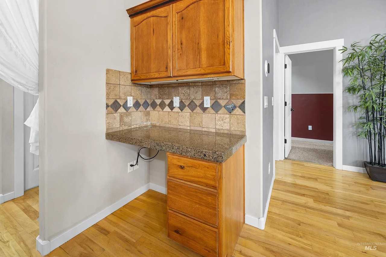 12805 W Berghan St #NA - Photo 3 of 22