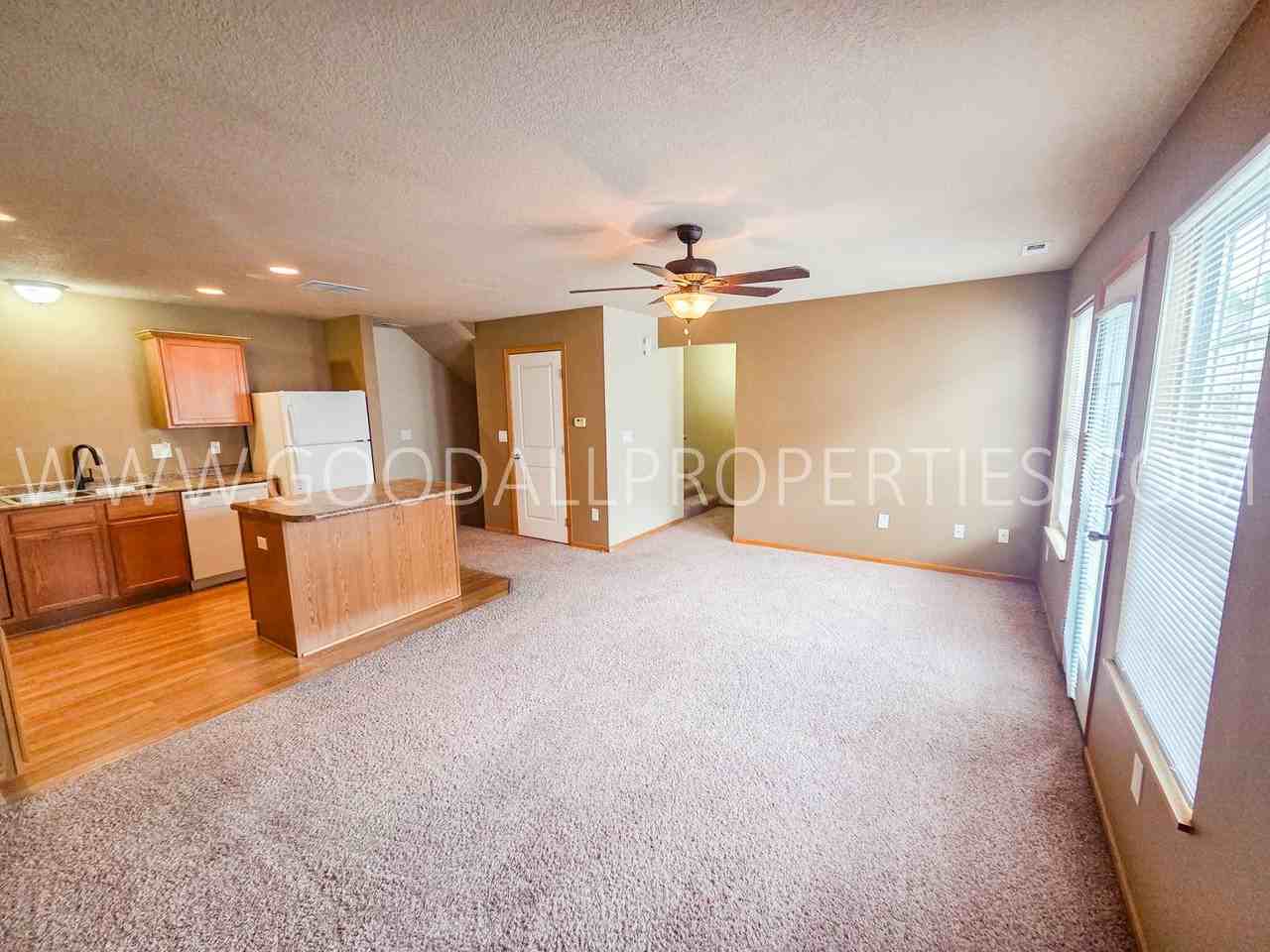 1116 Redstone Ln - Photo 4 of 18