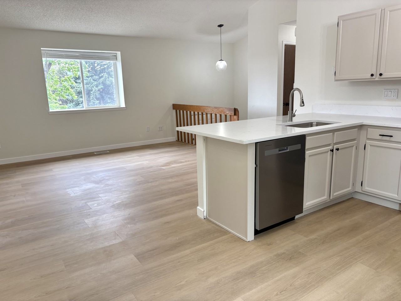 2210 Friendship Cir - Photo 4 of 18