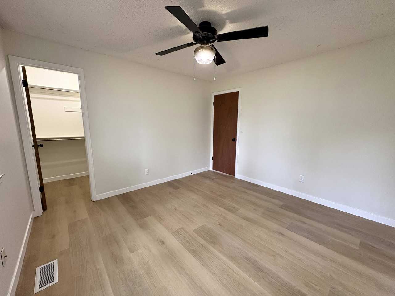 2210 Friendship Cir - Photo 7 of 18