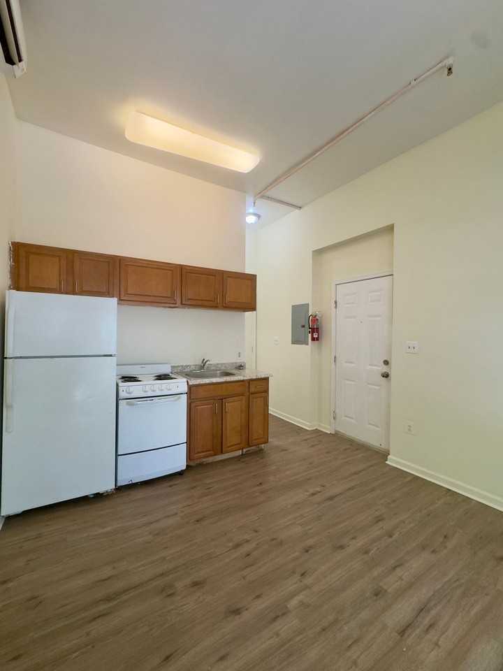 Apartment Units in Bolton Hill, Baltimore, MD! - Photo 3 of 8