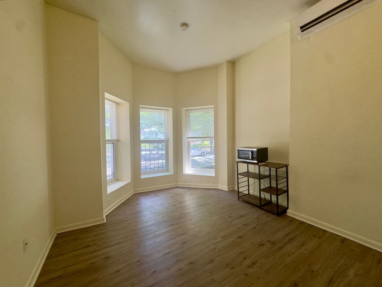 Apartment Units in Bolton Hill, Baltimore, MD! - Photo 4 of 8