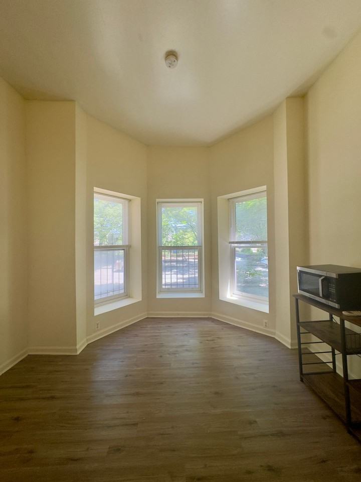 Apartment Units in Bolton Hill, Baltimore, MD! - Photo 6 of 8