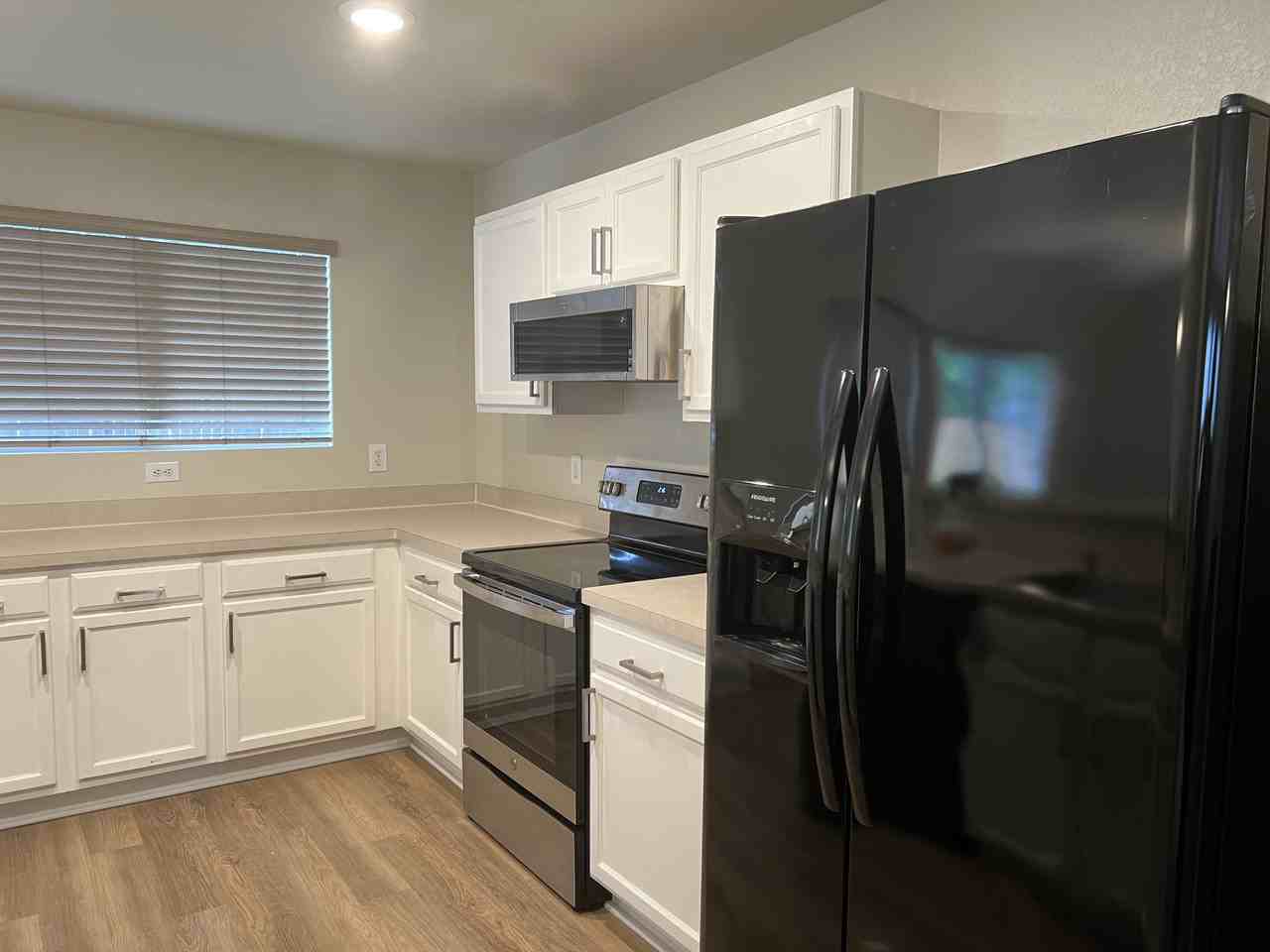 635 Nw Crossing Dr #NA - Photo 5 of 18