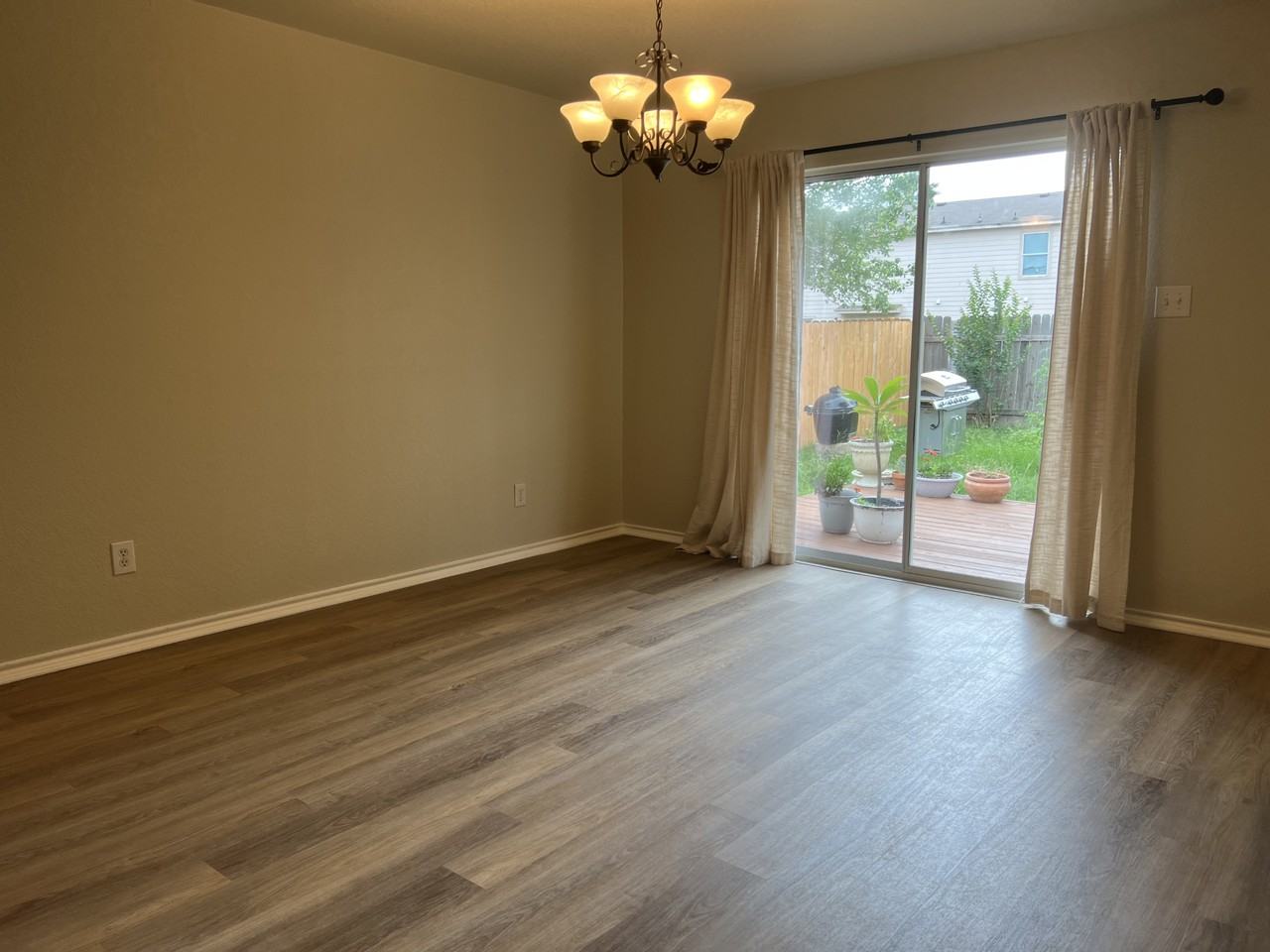 635 Nw Crossing Dr #NA - Photo 7 of 18