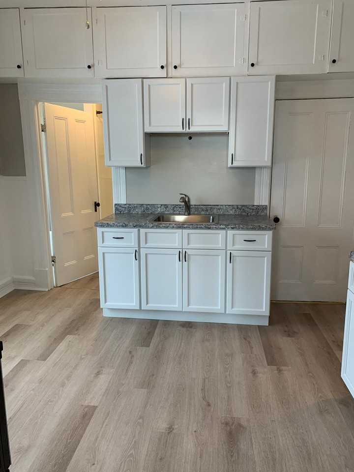 1440 1st Ave - Photo 4 of 15