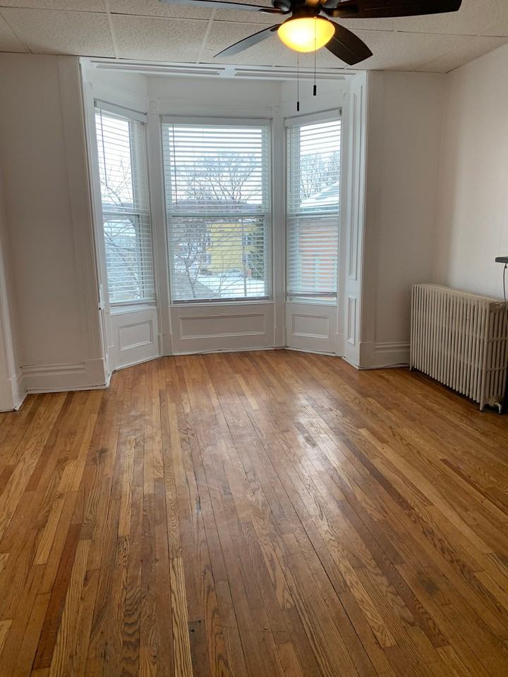 1440 1st Ave - Photo 5 of 15