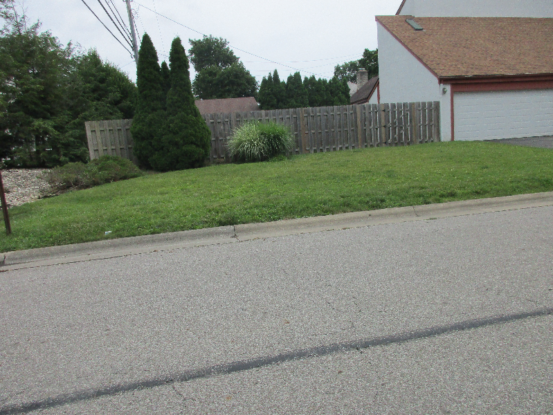 1916 W Lane Ave - Photo 3 of 15