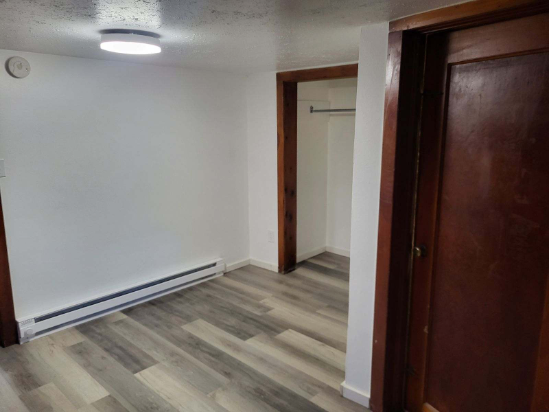 620 5th St #6 - Photo 4 of 8