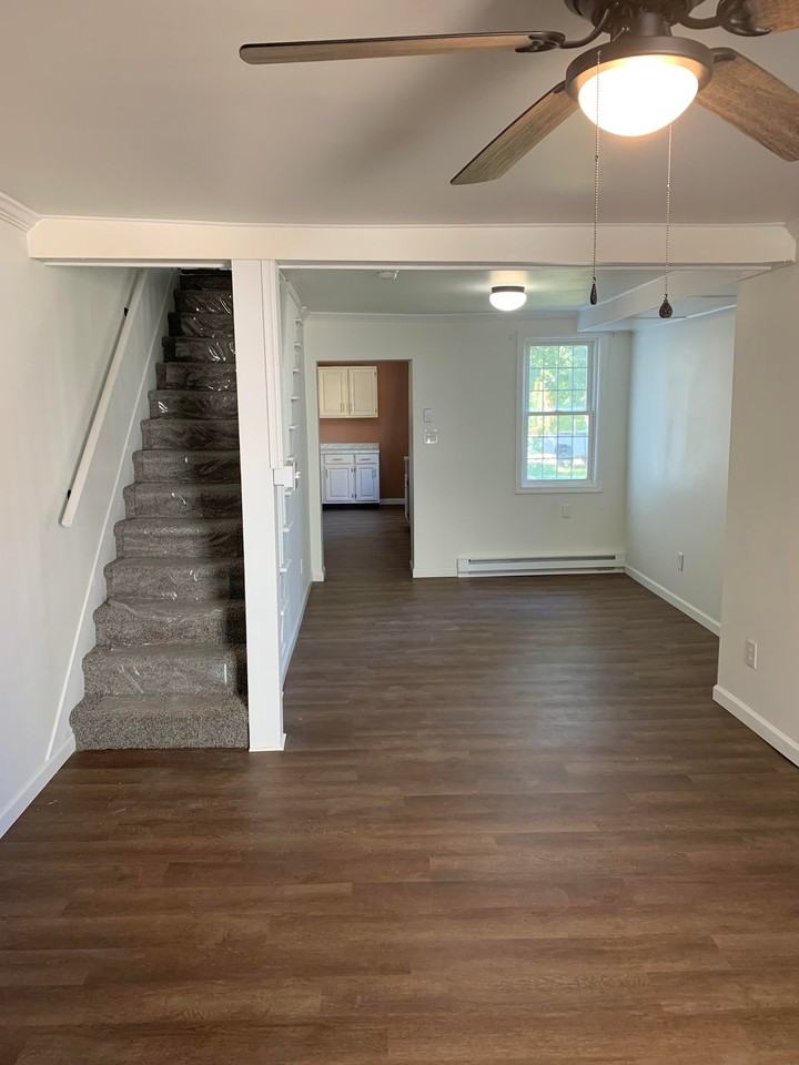 334 S Duke St - Photo 2 of 10