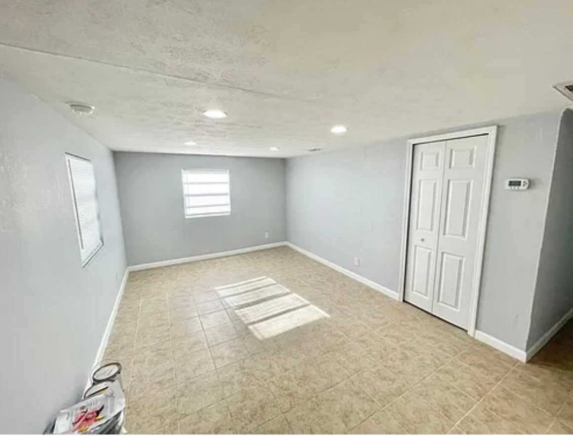 7800 Empire Ave - Photo 5 of 5