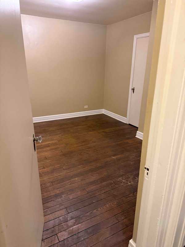 324 Chandler Ave - Photo 4 of 10
