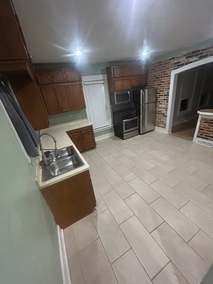 517 S Stuart Rd - Photo 3 of 21