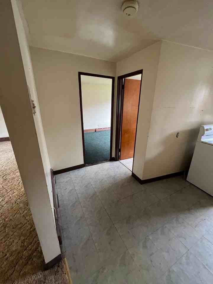 8405 Buffalo Ave - Photo 3 of 12