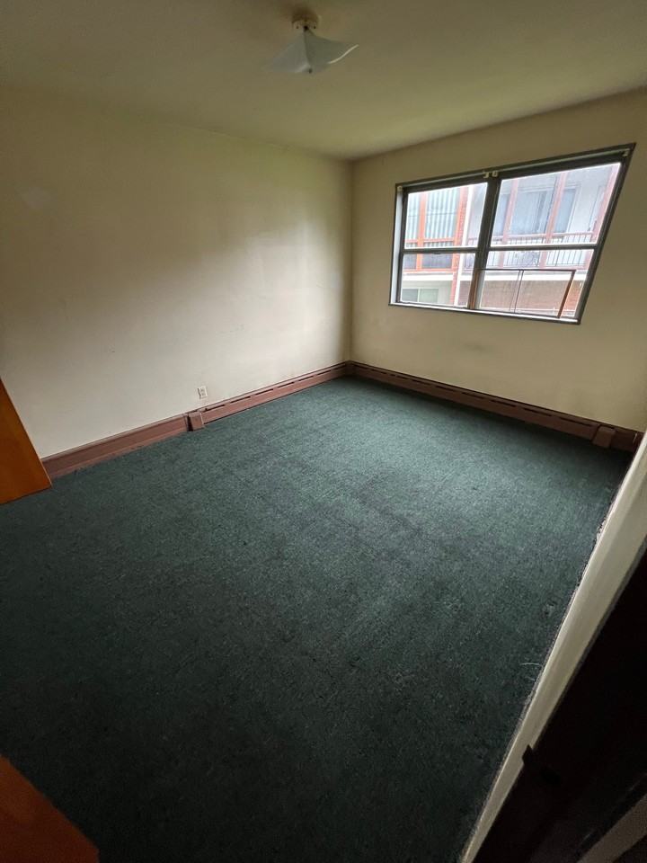 8405 Buffalo Ave - Photo 5 of 12