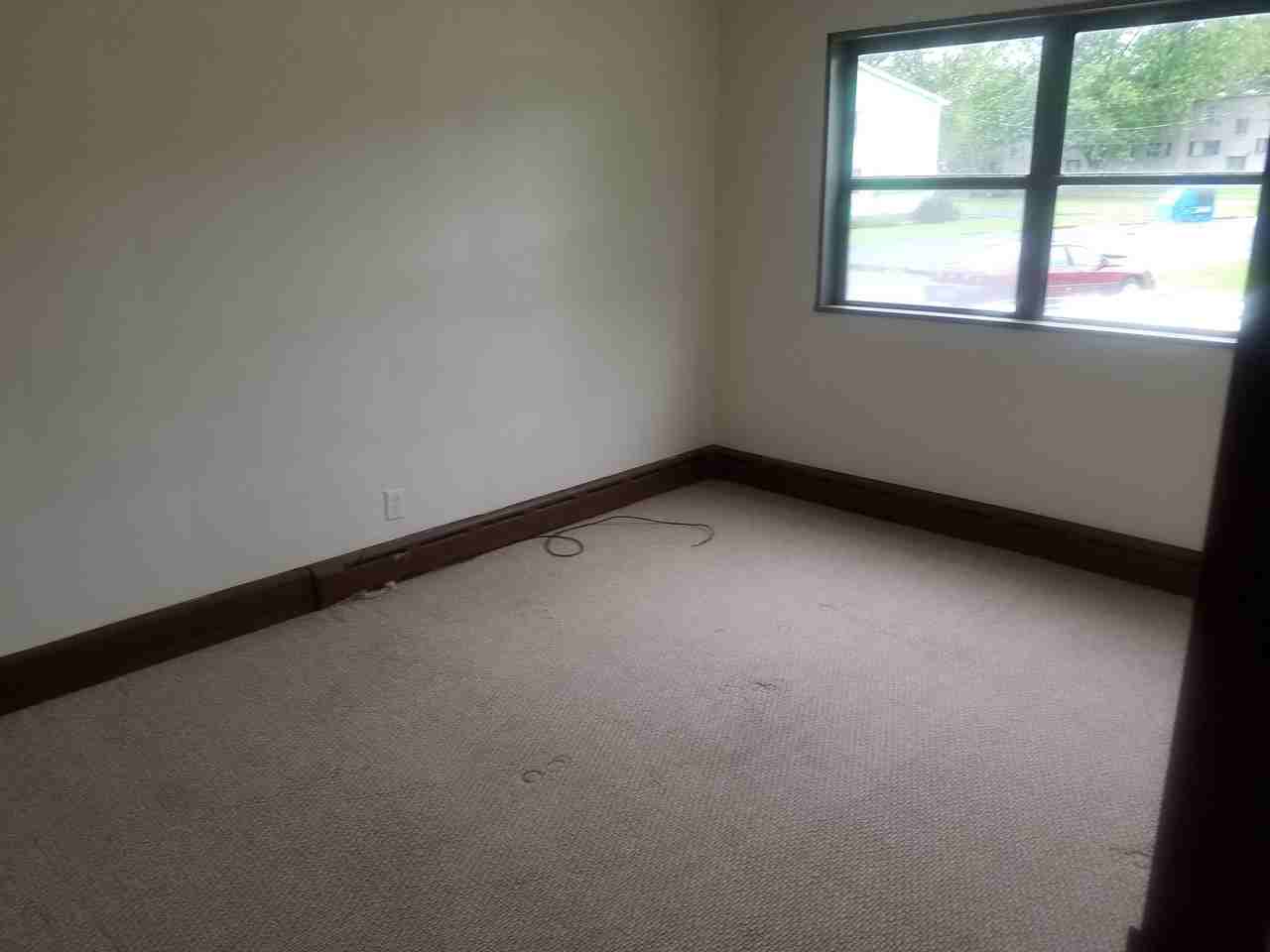 8405 Buffalo Ave - Photo 6 of 12