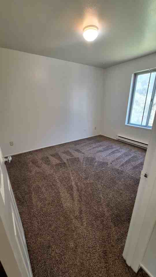 350 S 1st St #8 - Photo 3 of 7