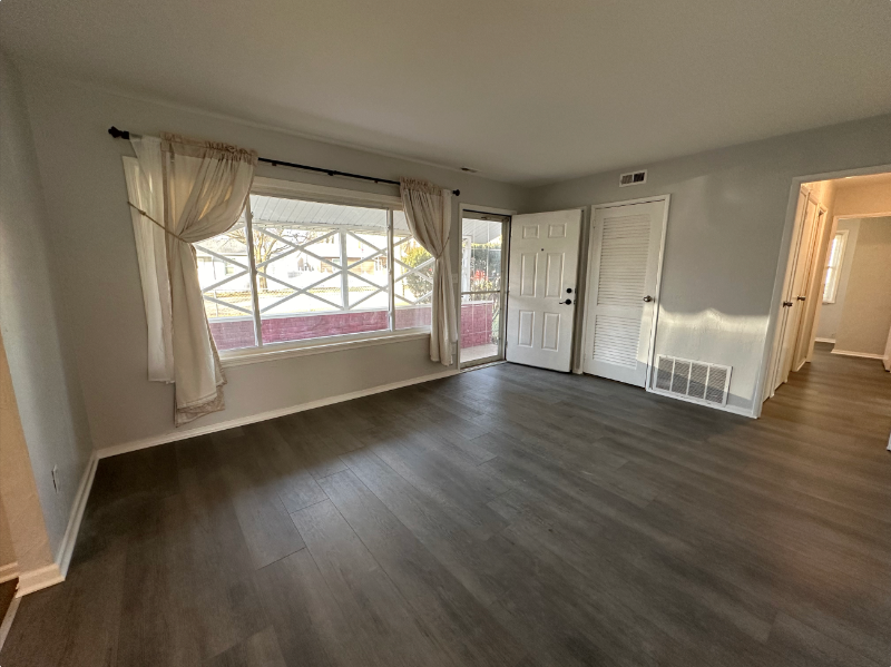 3009 Greenbelt Dr - Photo 3 of 15