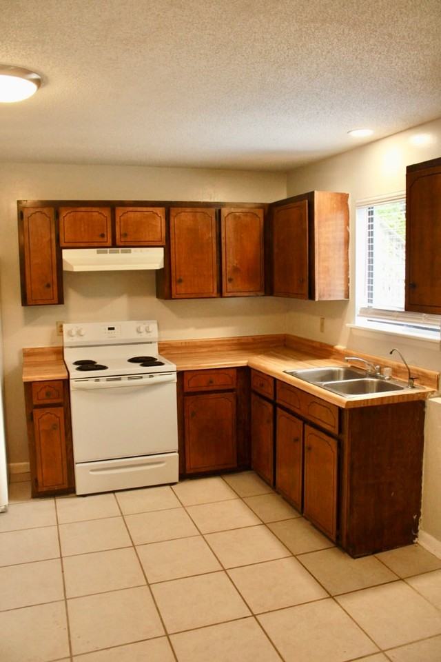 111 Seaparc Ct #A - Photo 2 of 11