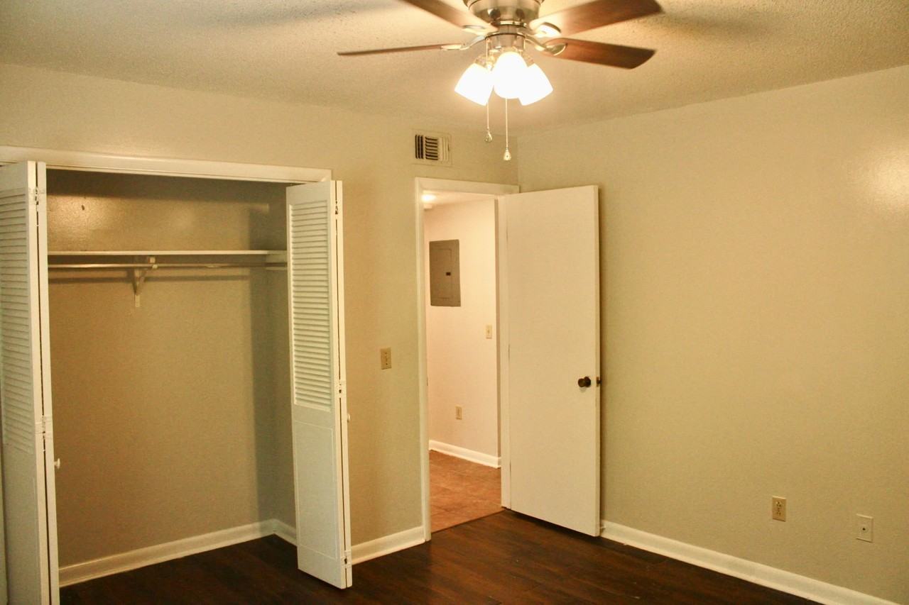 111 Seaparc Ct #A - Photo 5 of 11