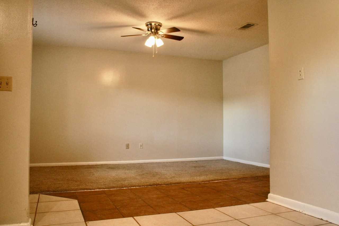 111 Seaparc Ct #A - Photo 7 of 11
