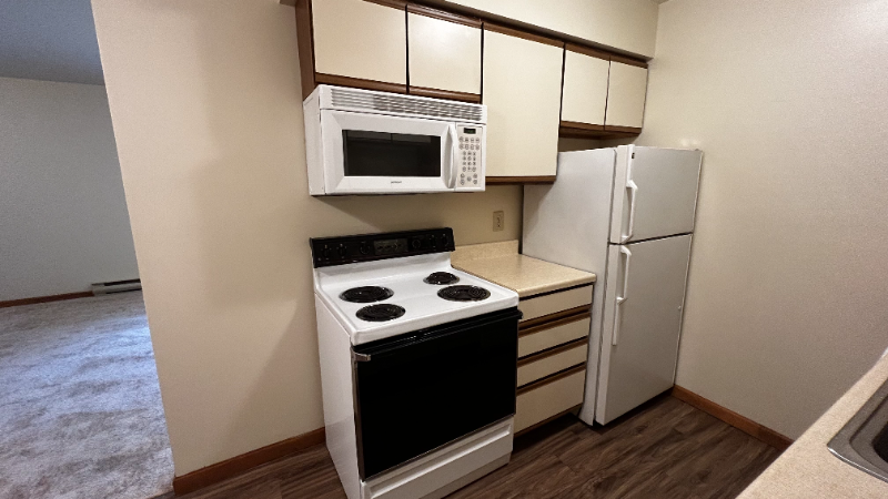 916 Kings Rd #5 - Photo 2 of 12