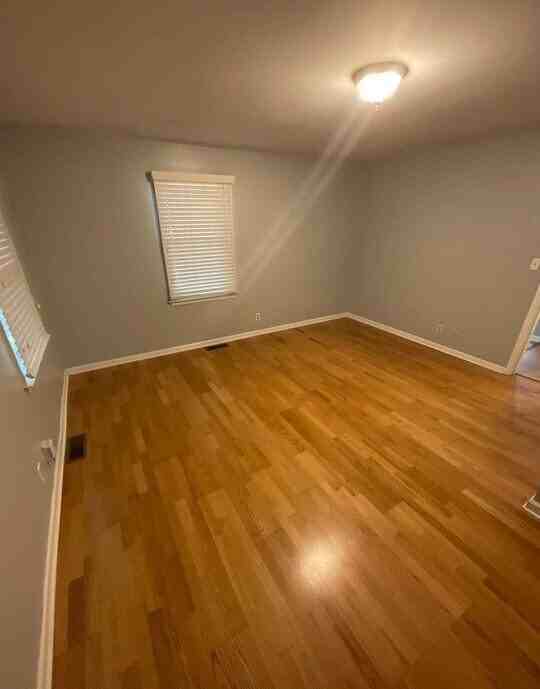 1124 W 6th St - Photo 5 of 20