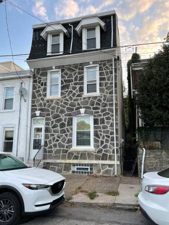 3761 Cresson St - Photo 2 of 20