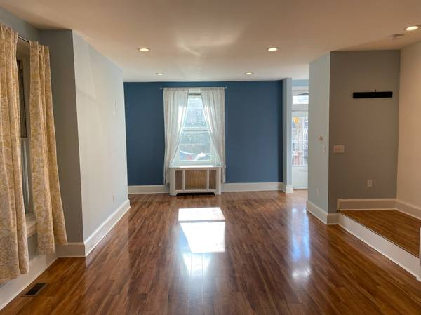 3761 Cresson St - Photo 3 of 20