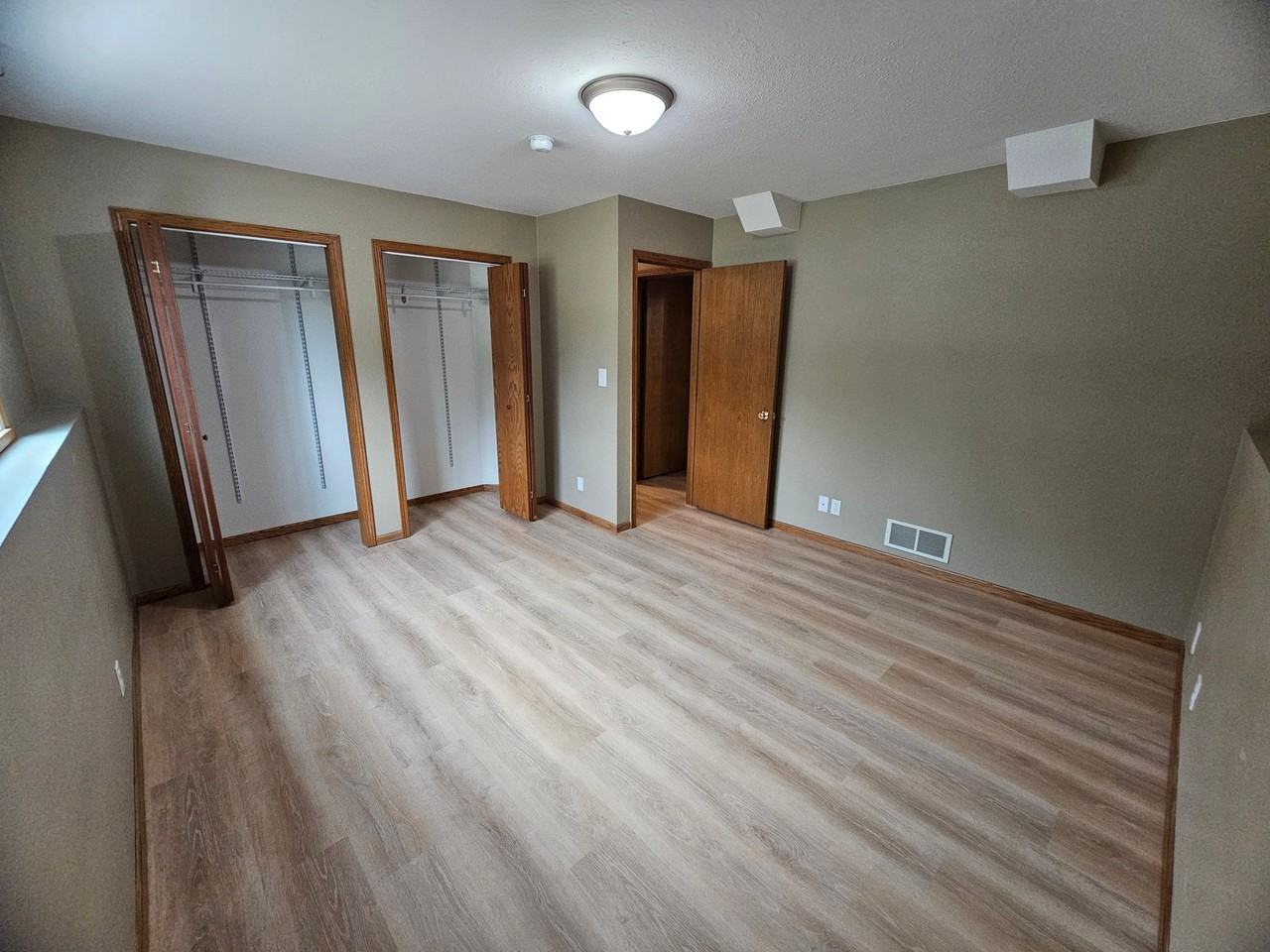590 Ivy Ln #588 - Photo 4 of 9