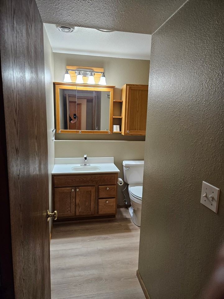 590 Ivy Ln #588 - Photo 6 of 9