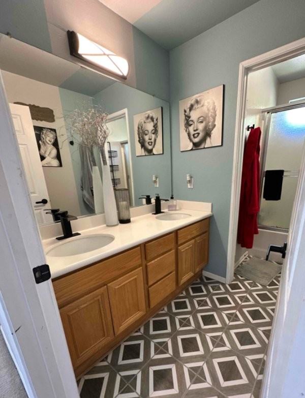 10 Borden Cir - Photo 2 of 8