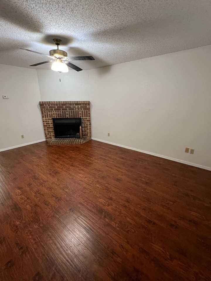 624 Wolftrap Dr #626 - Photo 3 of 12