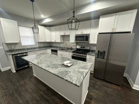 407 N Lakewood Ave - Photo 1 of 1