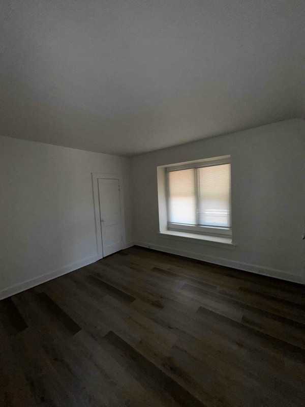 419 Clyde St - Photo 5 of 15