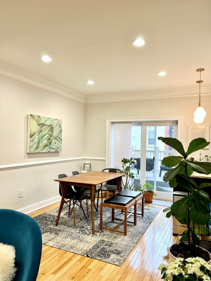 233 Bryant St Ne - Photo 5 of 18