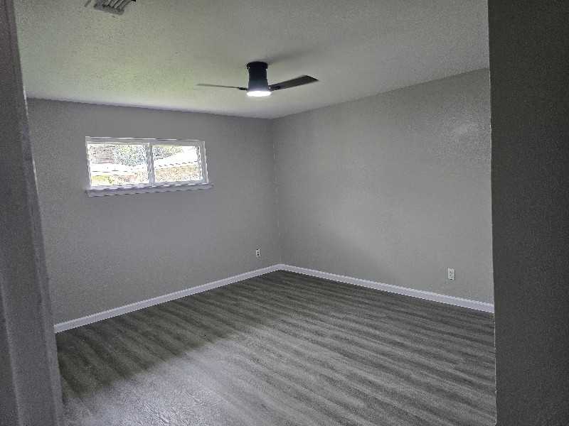 920 Lindy Ct - Photo 6 of 11