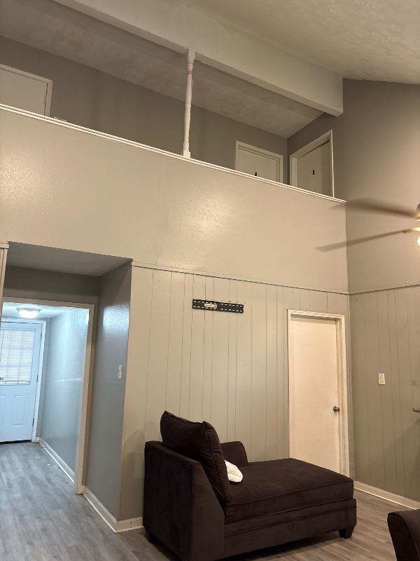 318 Elm St - Photo 3 of 24