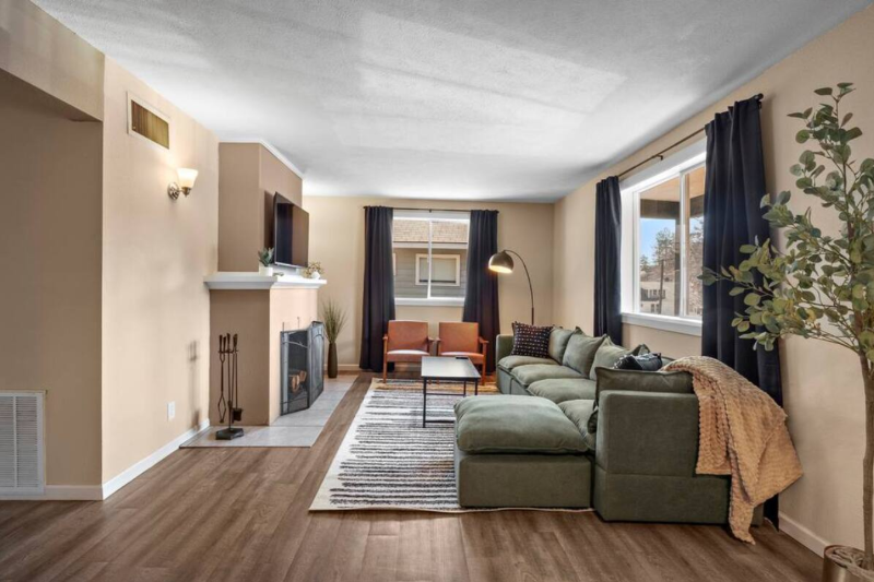 719 E 9th Ave - Photo 2 of 20