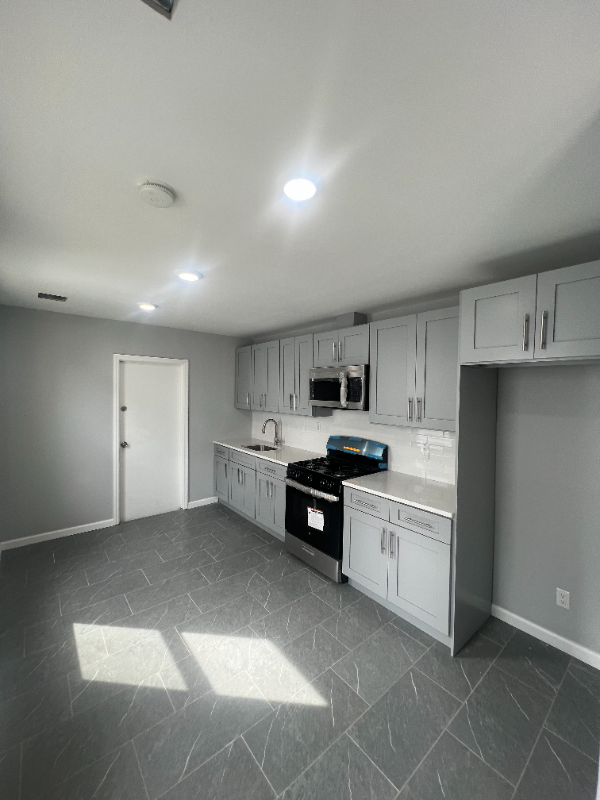 54 9th Ave W #1 - Photo 6 of 9