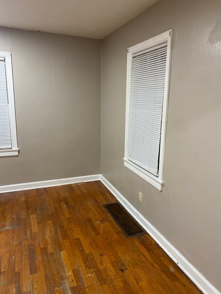 811 Park St - Photo 6 of 9