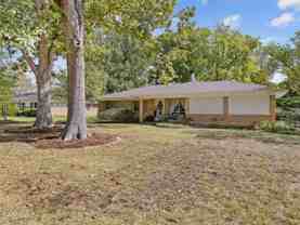 115 Brighton Dr - Photo 1 of 1
