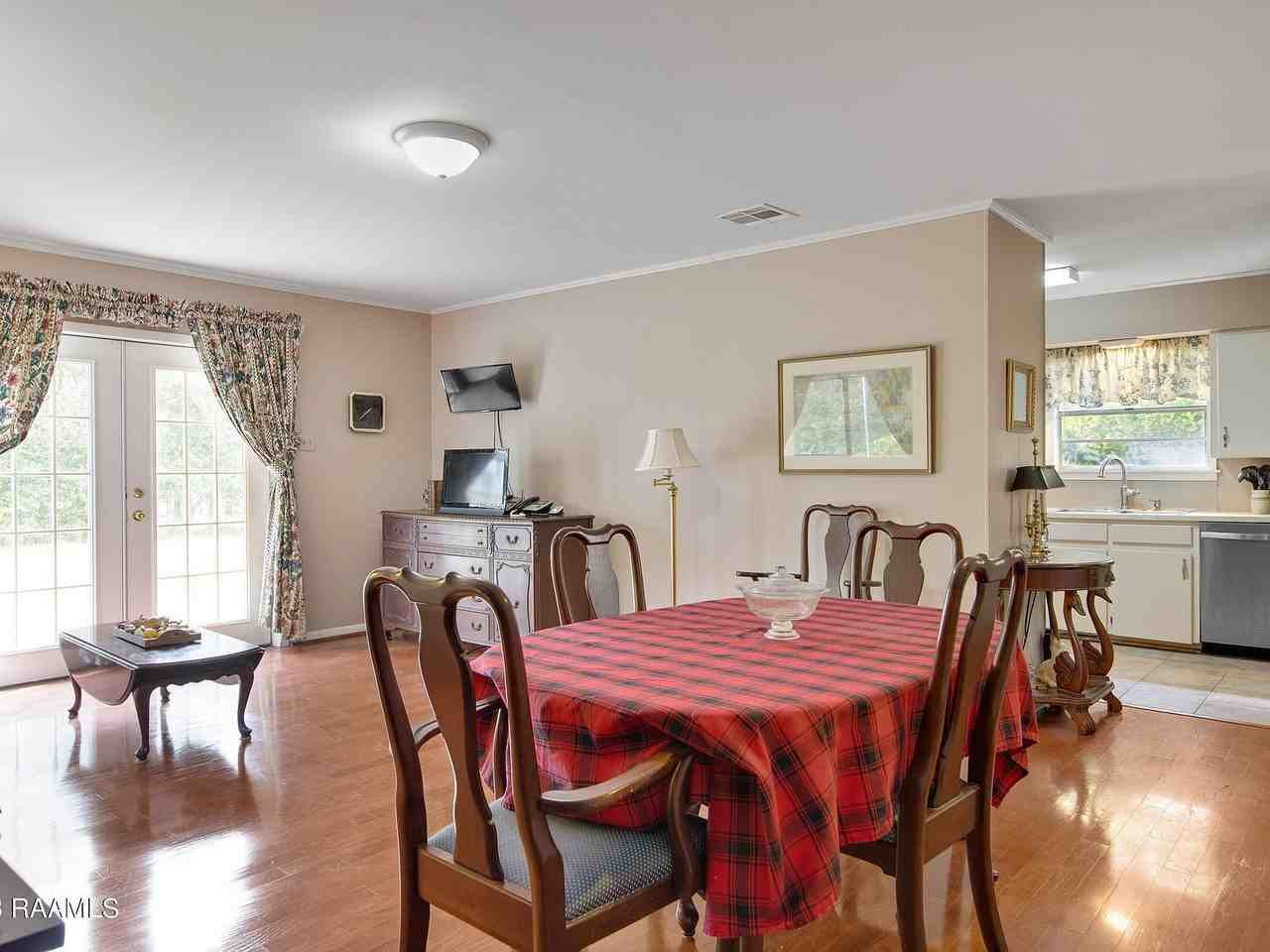 115 Brighton Dr - Photo 5 of 18