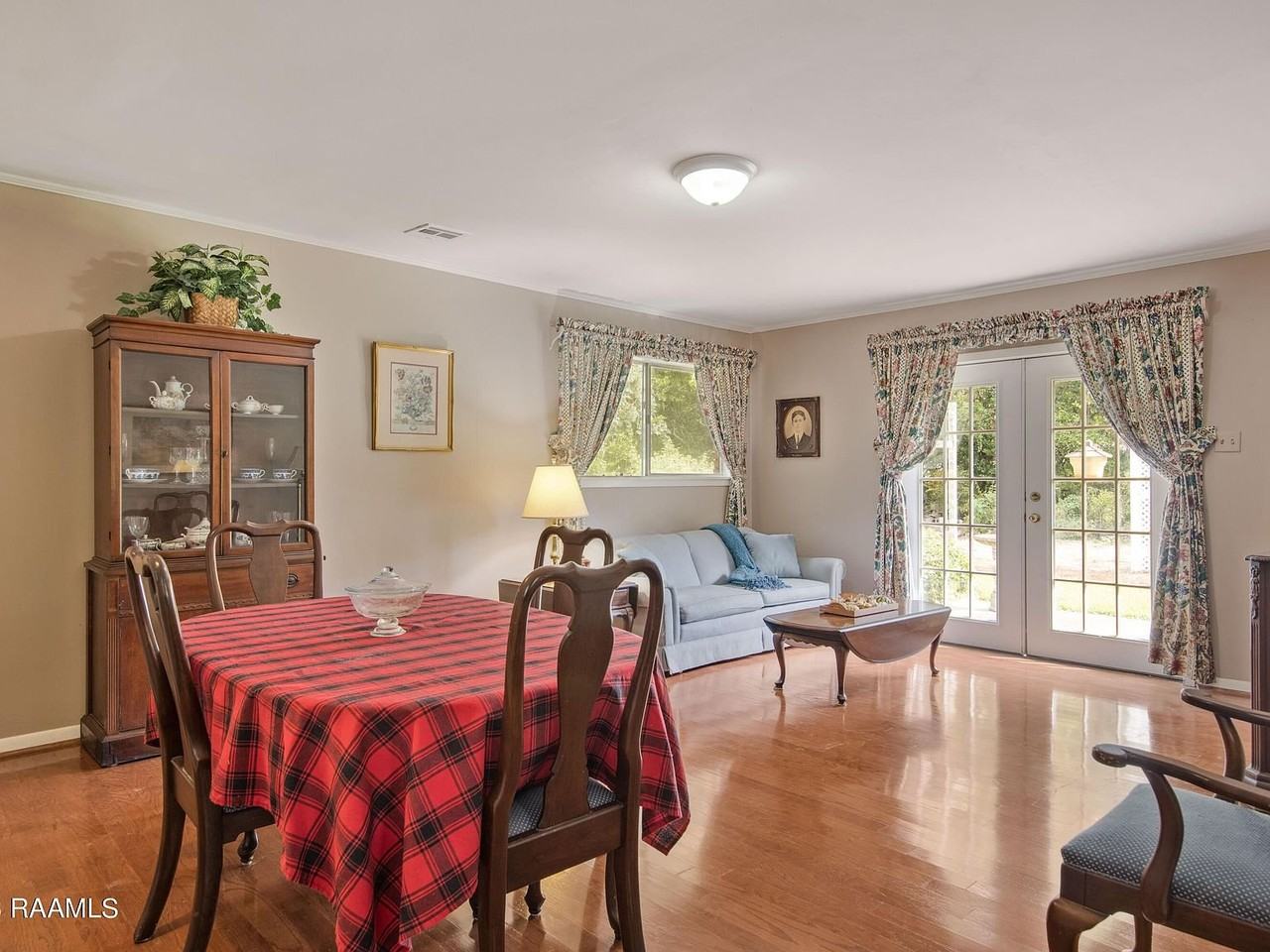 115 Brighton Dr - Photo 6 of 18