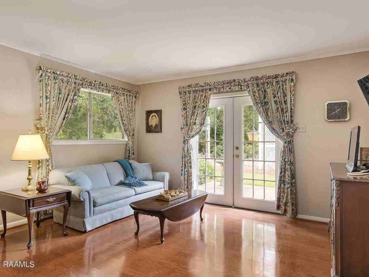 115 Brighton Dr - Photo 7 of 18